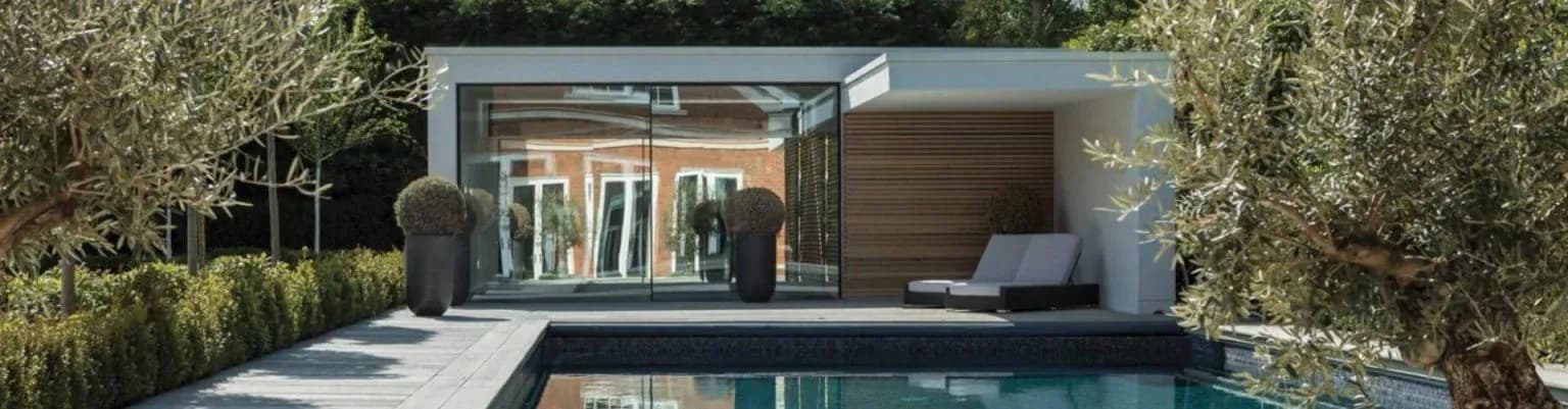 Aspire luxury property poolside