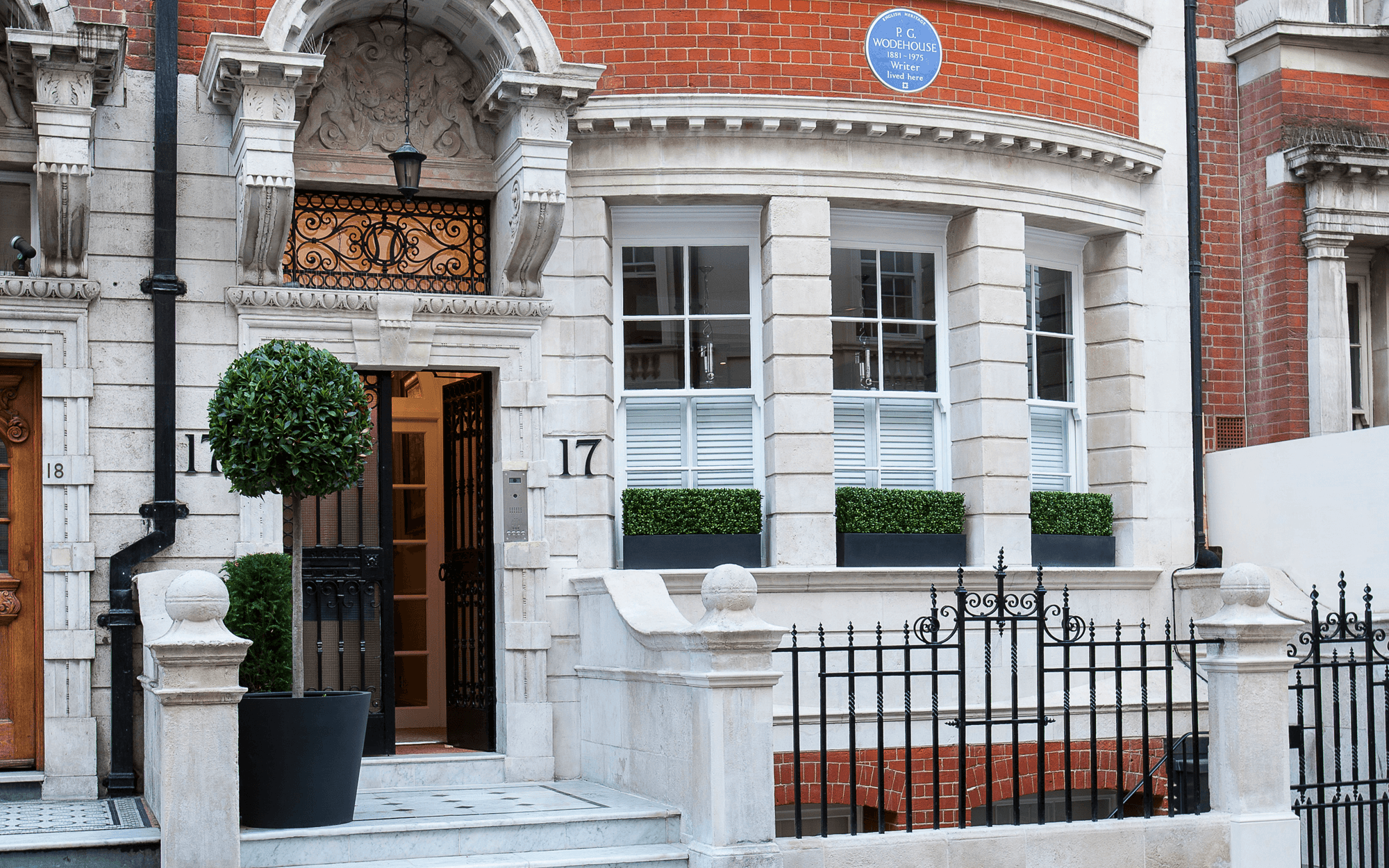 Dunraven Street gallery