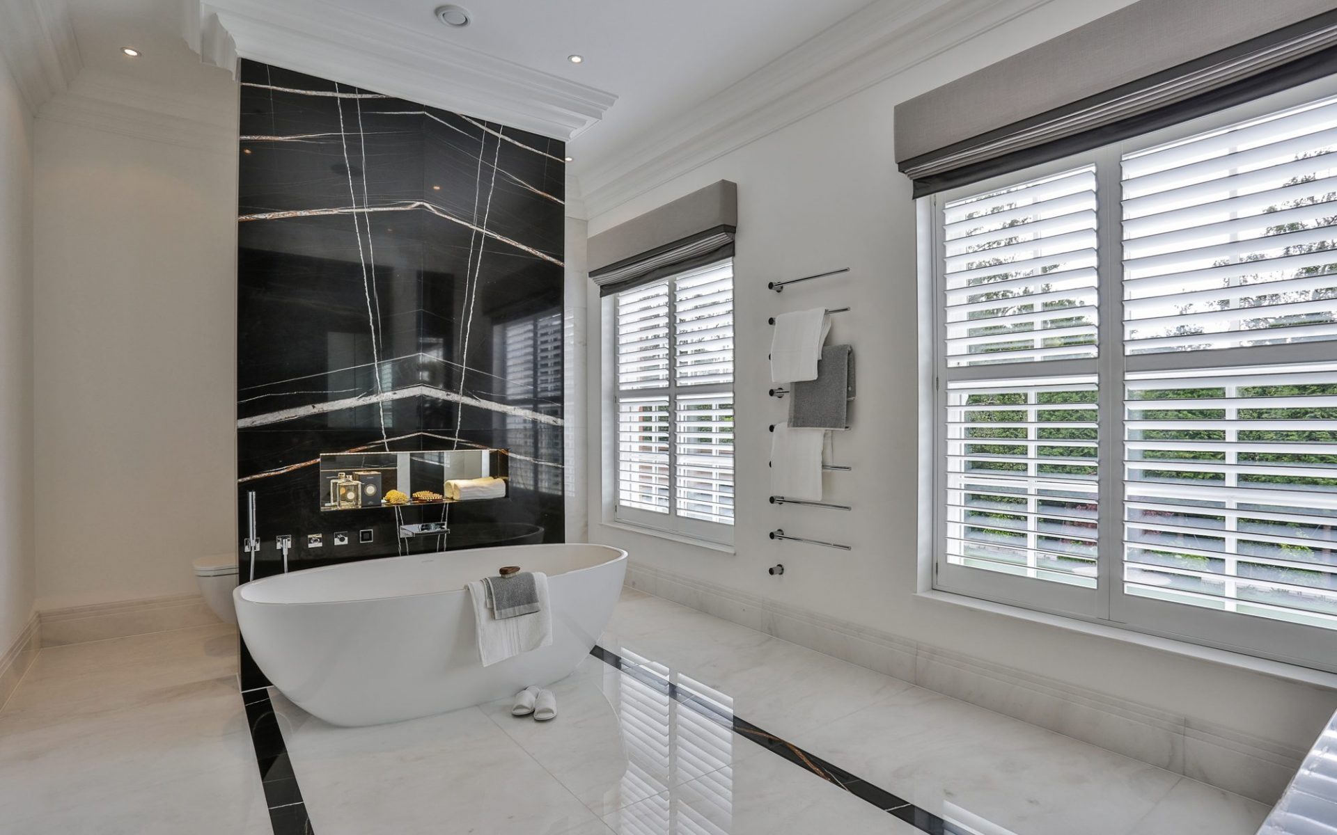 Kings chase ensuite bathroom with a luxury bowel style bathtub