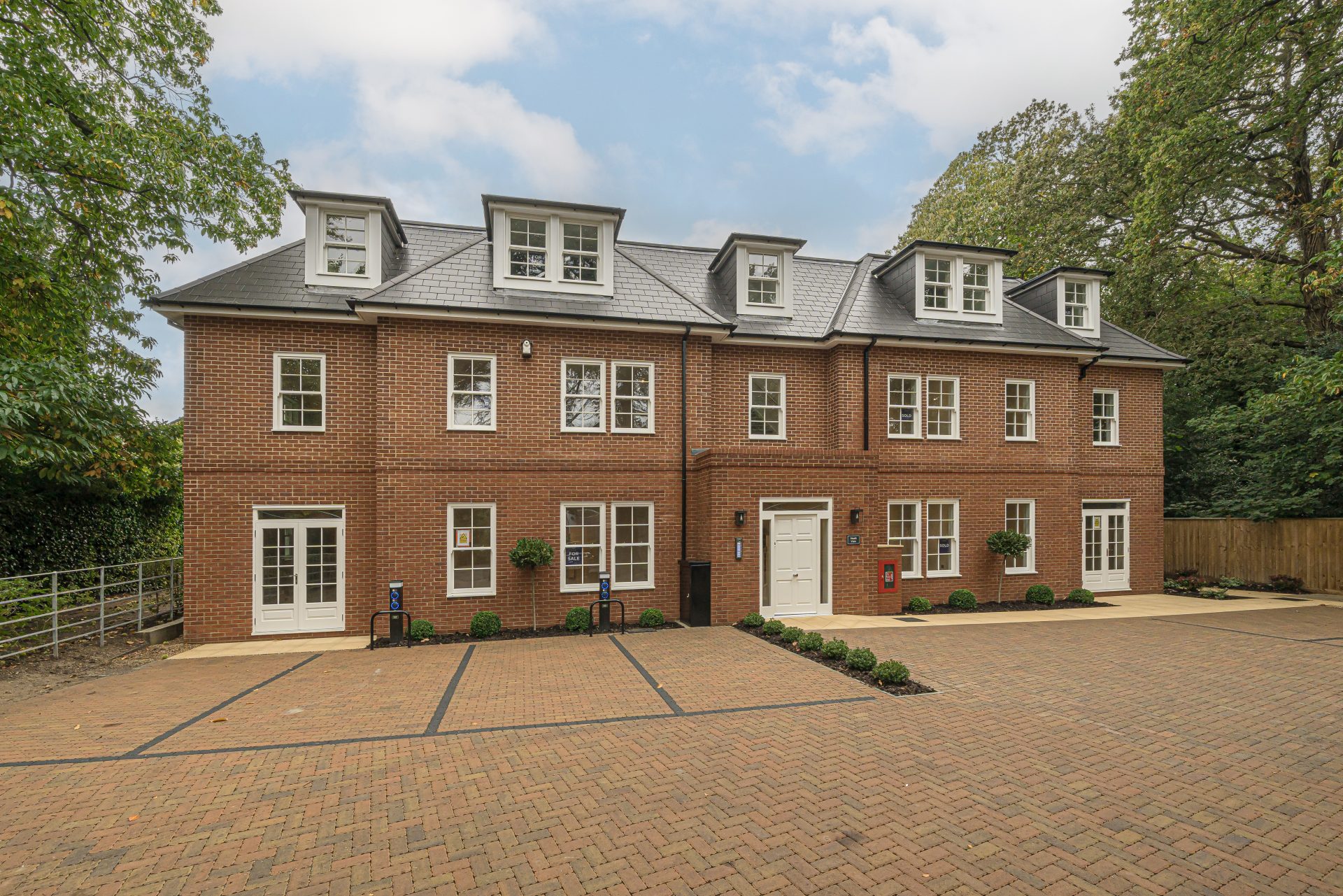 Heath Lodge, Weybridge – LET / SOLD